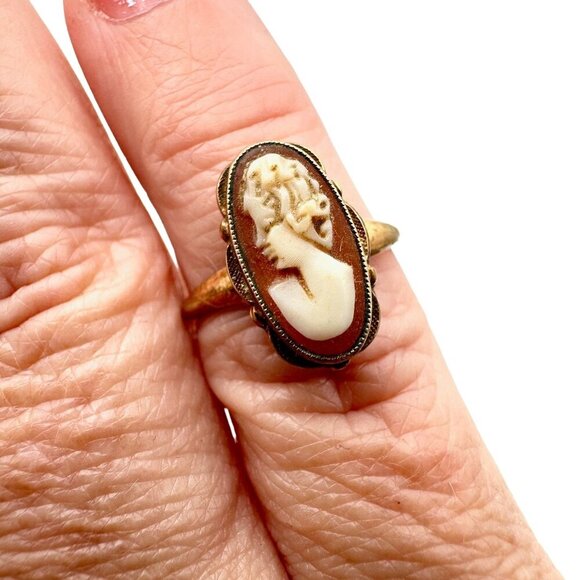 Vintage Womens 10K Rose Gold Shell Cameo Ring Size 5.5 Weight 1.9 Grams Estate